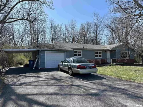 128 Minnesota Rd, Carbondale, IL 62902
