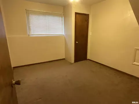 210 Bryan St, Salem, IL 62881 photo 16