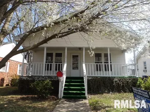 1012 Roosevelt St, Harrisburg, IL 62946