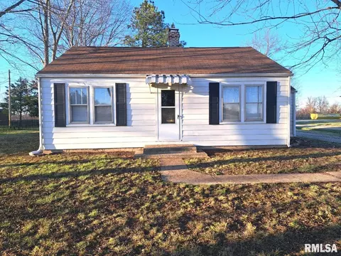 2330 W Main St, Salem, IL 62881