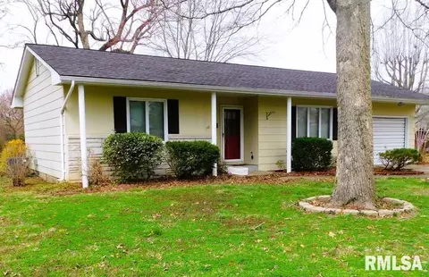 403 N 9th St, Benton, IL 62812 photo 4