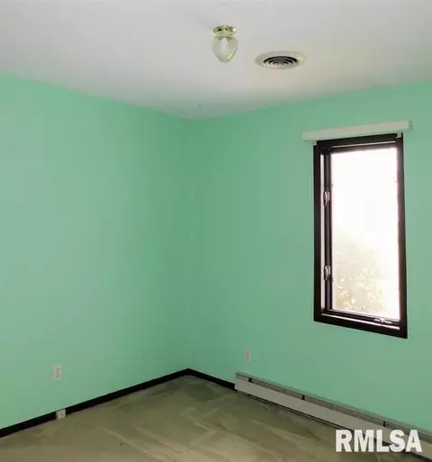 403 N 9th St, Benton, IL 62812 photo 7