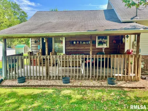 611 E Smith St, Benton, IL 62812 photo 12