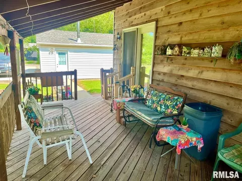611 E Smith St, Benton, IL 62812 photo 14