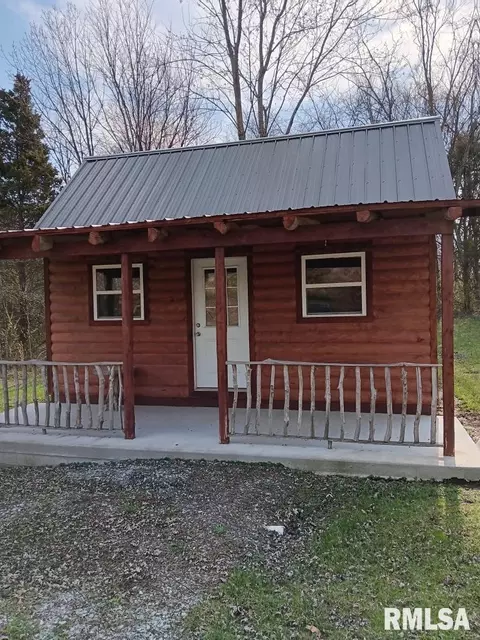 70 Indian Creek Dr, Goreville, IL 62939