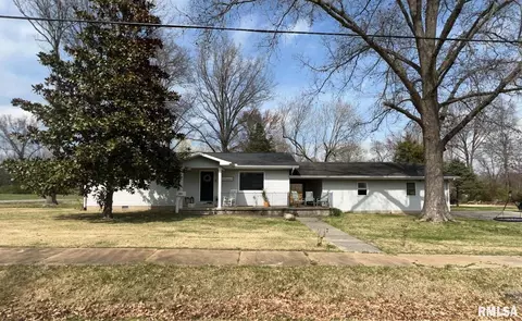 803 Mckinley St, Benton, IL 62812