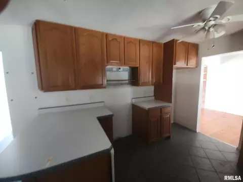 4 Sunset Dr, Mount Vernon, IL 62864 photo 6