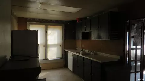 731 E Main St, Du Quoin, IL 62832 photo 10