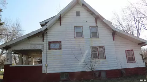 731 E Main St, Du Quoin, IL 62832 photo 2