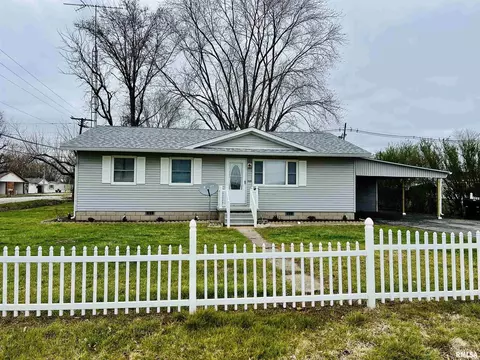 444 W 17th St, Centralia, IL 62801