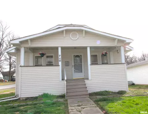 740 N Broadway, Salem, IL 62881
