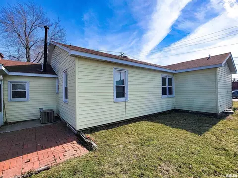 616 S Mill St, Flora, IL 62839 photo 82