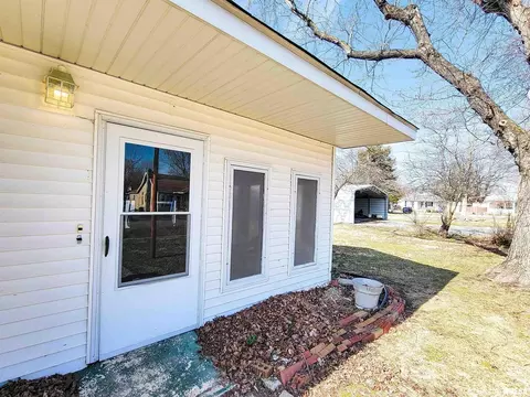 616 S Mill St, Flora, IL 62839 photo 76