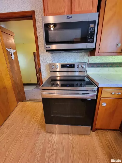 616 S Mill St, Flora, IL 62839 photo 18