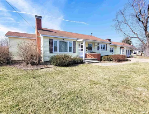 616 S Mill St, Flora, IL 62839 photo 4