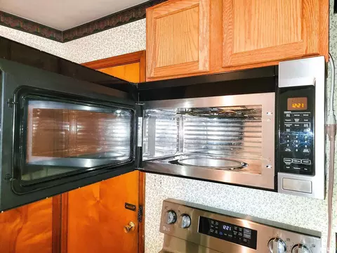 616 S Mill St, Flora, IL 62839 photo 17
