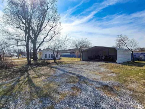 616 S Mill St, Flora, IL 62839 photo 3