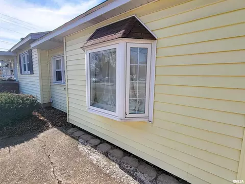 616 S Mill St, Flora, IL 62839 photo 75