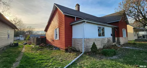 609 S 16th St, Herrin, IL 62948 photo 3