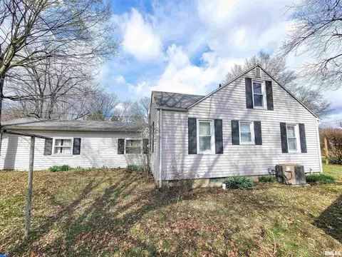 911 N State Rd, Flora, IL 62839 photo 3