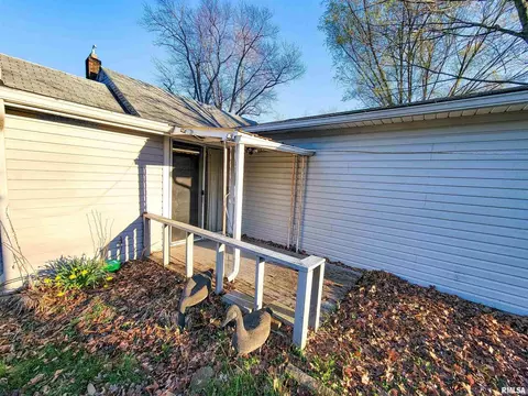 911 N State Rd, Flora, IL 62839 photo 14