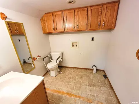 911 N State Rd, Flora, IL 62839 photo 40