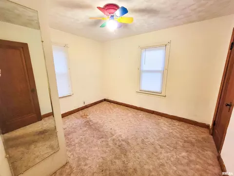911 N State Rd, Flora, IL 62839 photo 32