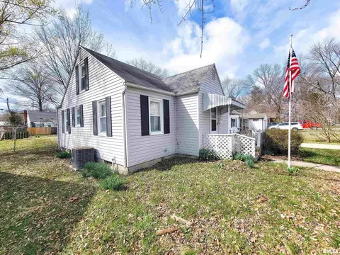 911 N State Rd, Flora, IL 62839 photo 4