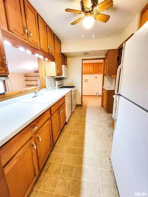 911 N State Rd, Flora, IL 62839 photo 20