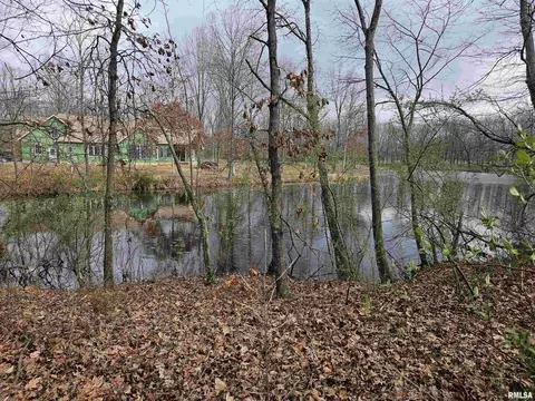 000 Wood Duck Ln, Benton, IL 62612