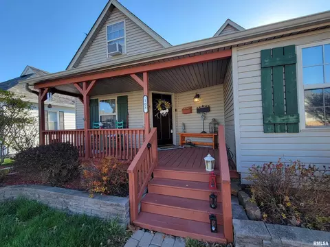 108 S 20th St, Herrin, IL 62948