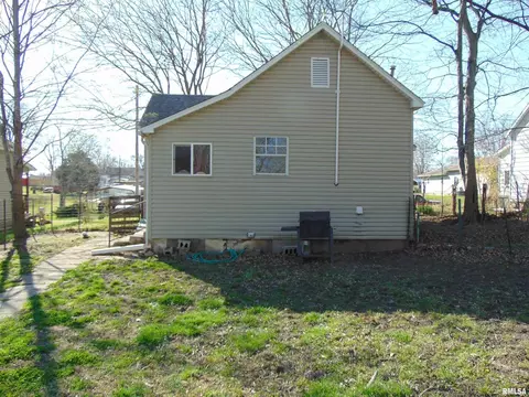 210 N Elm St, Christopher, IL 62822 photo 14