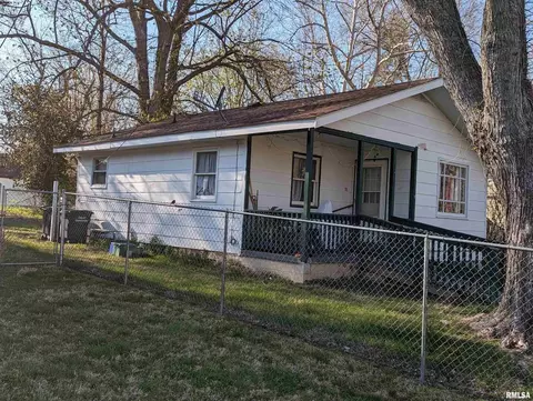 710 N Allyn St, Carbondale, IL 62901