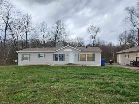 9518 E Webb Rd, Mount Vernon, IL 62864