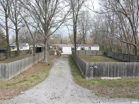1603 E Stella Rd, West Frankfort, IL 62896