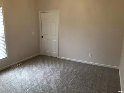 538 S Main St, Flora, IL 62839 photo 17