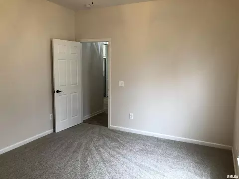 538 S Main St, Flora, IL 62839 photo 16