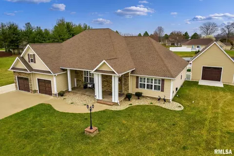 1705 Felts Dr, Marion, IL 62959