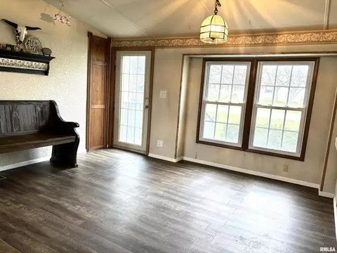 291 S Main St, Hoyleton, IL 62803 photo 5