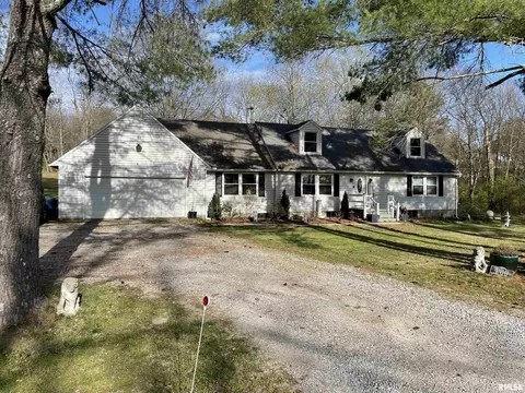 400 E Ash St, Cobden, IL 62920