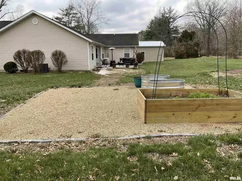 17543 N Old Salem Rd, Mount Vernon, IL 62864 photo 9