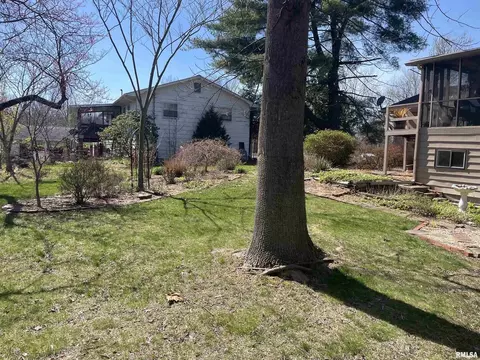 207 Lingale St, Marion, IL 62959 photo 3
