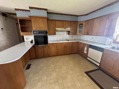 9162 Bennett Rd, Benton, IL 62812 photo 6