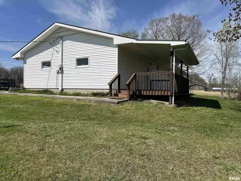 9162 Bennett Rd, Benton, IL 62812 photo 2