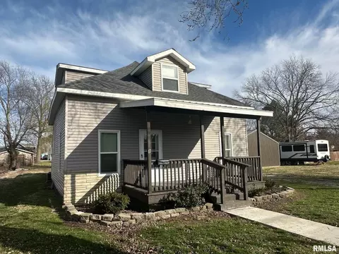 208 S Gardner St, West Frankfort, IL 62896