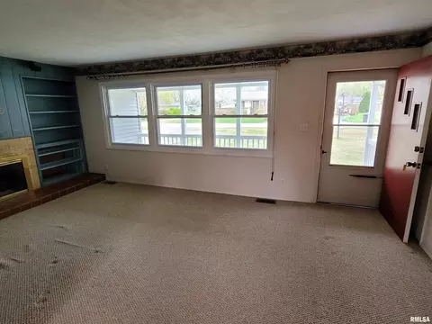 206 E Jennings St, Salem, IL 62881 photo 17