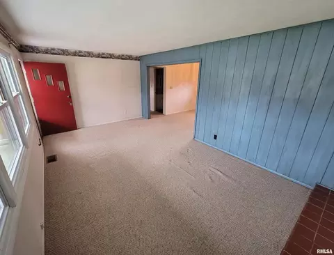 206 E Jennings St, Salem, IL 62881 photo 4