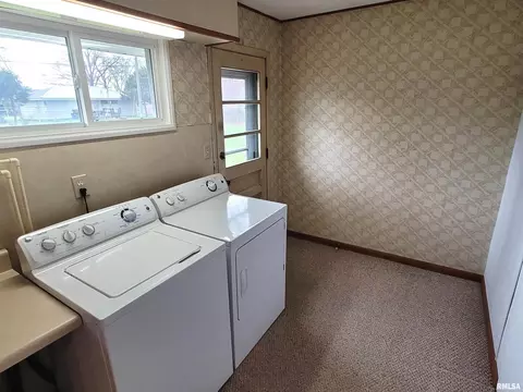 206 E Jennings St, Salem, IL 62881 photo 14
