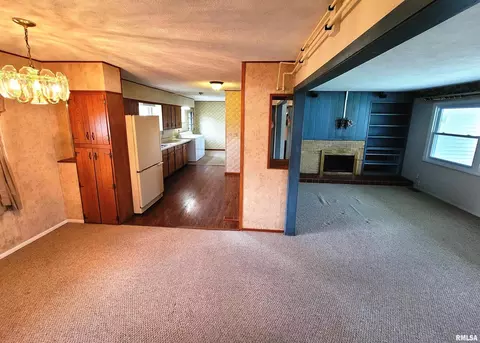 206 E Jennings St, Salem, IL 62881 photo 6