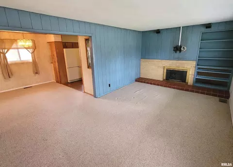 206 E Jennings St, Salem, IL 62881 photo 2